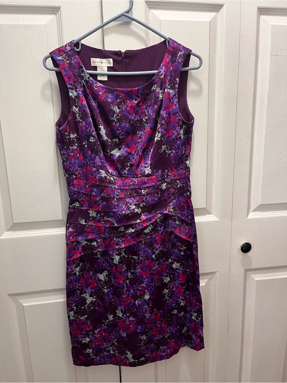London Style Purple Floral Sleeveless Sheath Dress